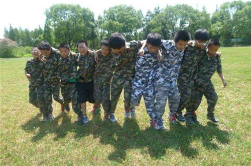 厦门小学生拓展军事训练成长冬令营免费报名进行中