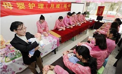 厦门哪里可以培训月嫂 厦门月嫂培训班多少钱