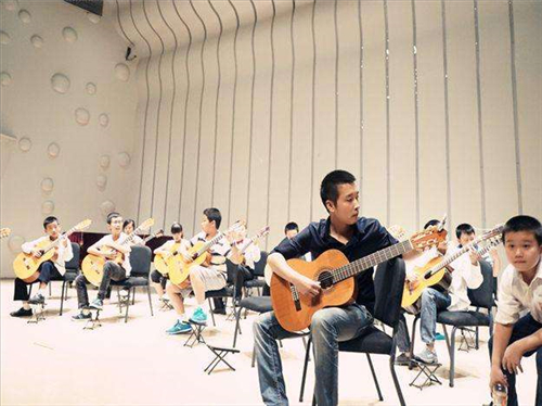 厦门哪里有吉他培训班 厦门学吉他培训班多少钱