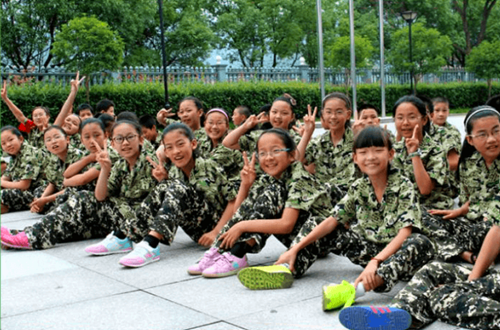 厦门暑假孩子军训夏令营活动-厦门小精英军训夏令营,报名有优惠!