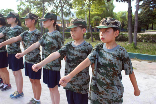 厦门市中小学生精彩夏令营-厦门小精英军事夏令营