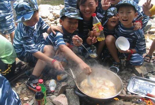 【厦门小小特种兵夏令营】2018小精英厦门军事夏令营报名