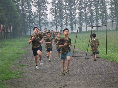 【厦门小小特种兵夏令营】2018小精英厦门军事夏令营报名