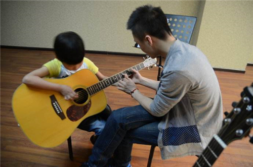 厦门小孩学吉他哪里好 厦门小孩学吉他培训班
