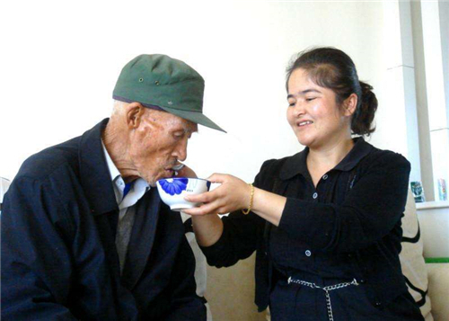 厦门专业老人陪护哪里找 厦门专业老人陪护收费标准