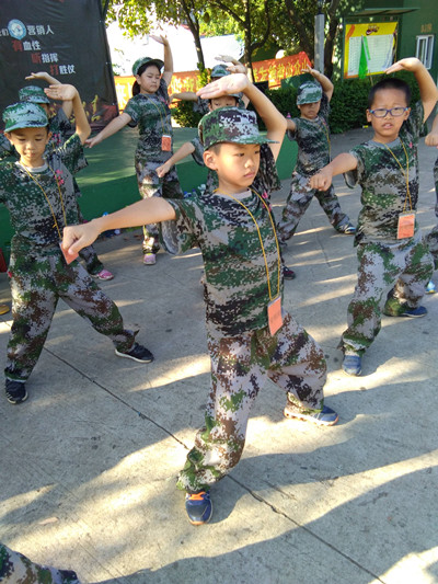 ����Сѧ������Ӫ�ļҺ� ����Сѧ������Ӫ����