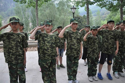 厦门挑战夏令营 厦门军事锻炼夏令营