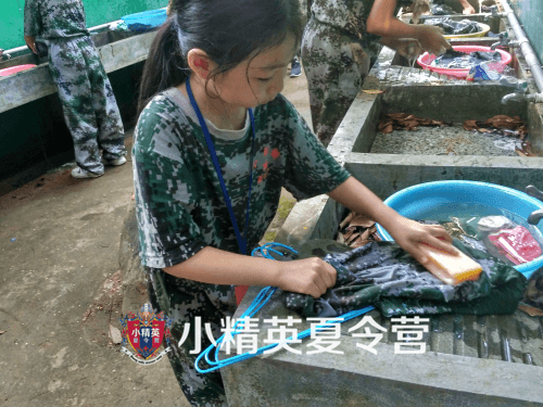 厦门军事化夏令营 厦门中学生集训夏令营