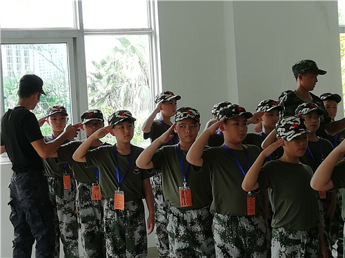 厦门军事式夏令营报名 厦门军事式夏令营一期多少钱