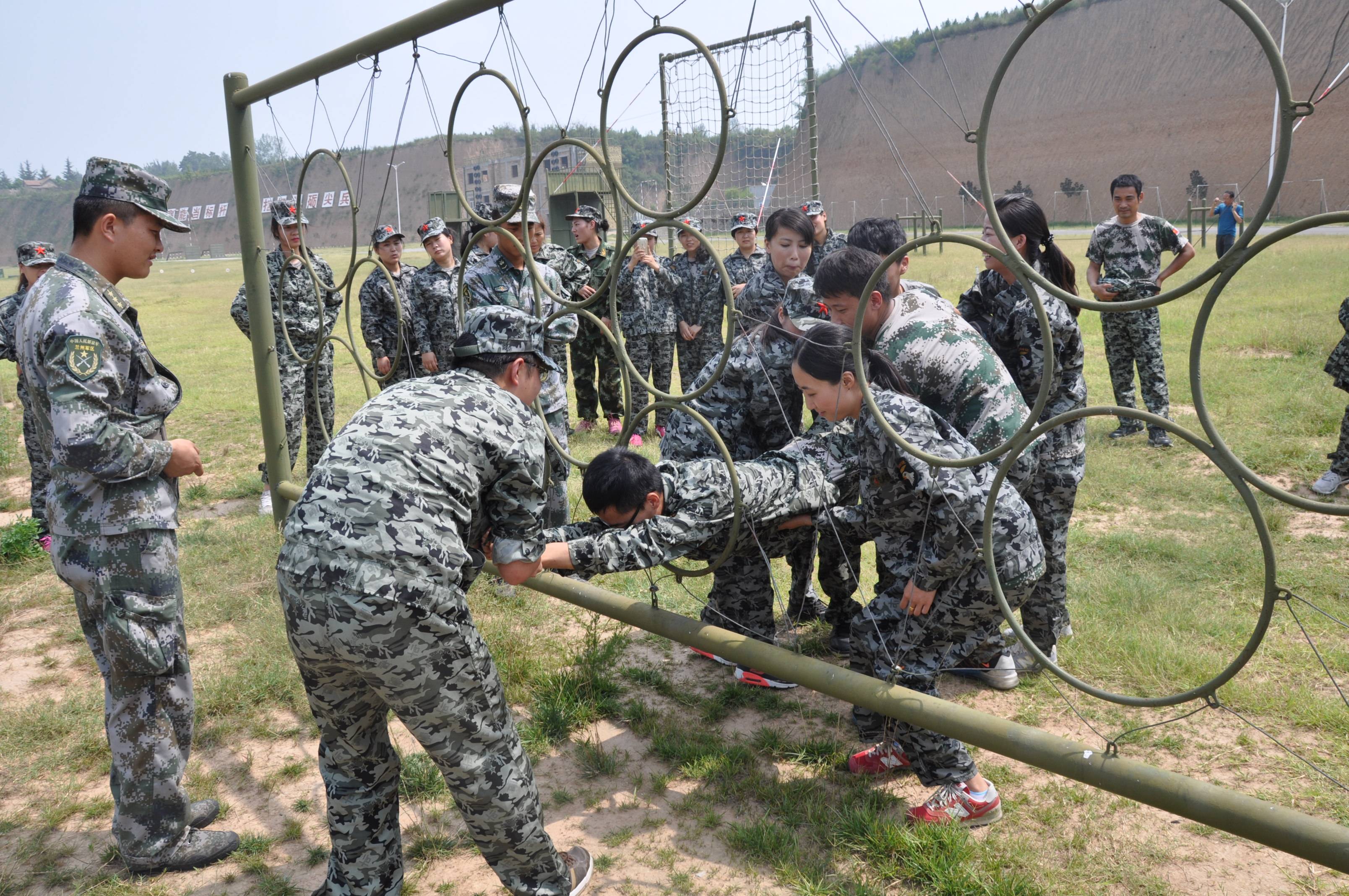 七巧板拓展彩色训练图_拓展训练内容_拓展宣传内容