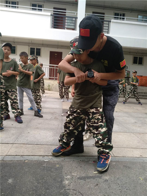 ����ѧ������Ӫ����ȥ���� ����С��ӢСսʿ����Ӫ����