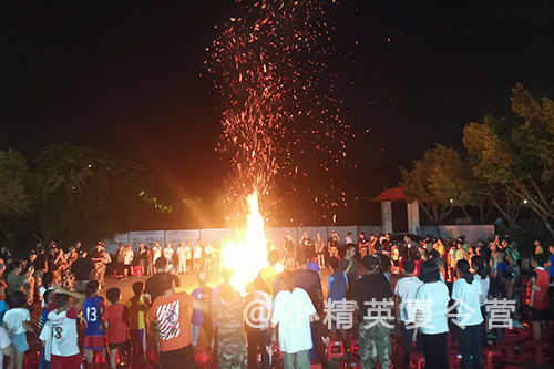 �ϲ�ѧ������Ӫ�ļҺ�