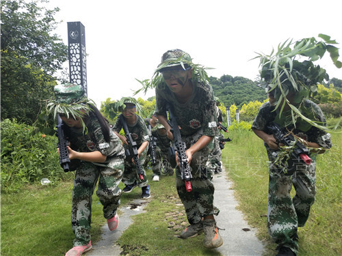 南昌青少年暑期军事夏令营推荐