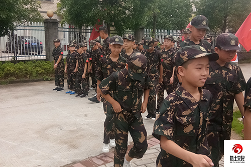 赣州哪里有军事夏令营_赣州青少年夏令营报名