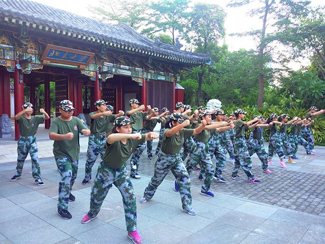 漳浦夏令营报名点-小精英漳浦水上乐园夏令营