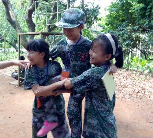 Ȫ��ʯʨ��Сѧ������Ӿ��ѵ�Ƽ�