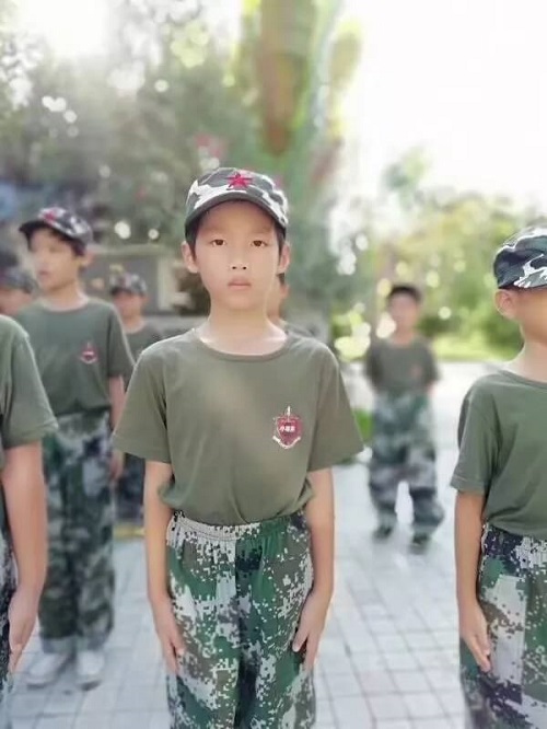 江西赣州中小学生军事化夏令营活动