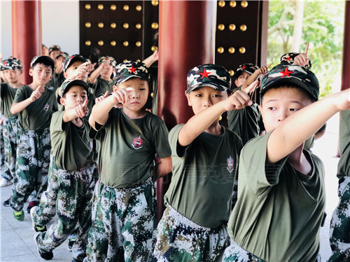 杭州7到10岁儿童军训夏令营报名